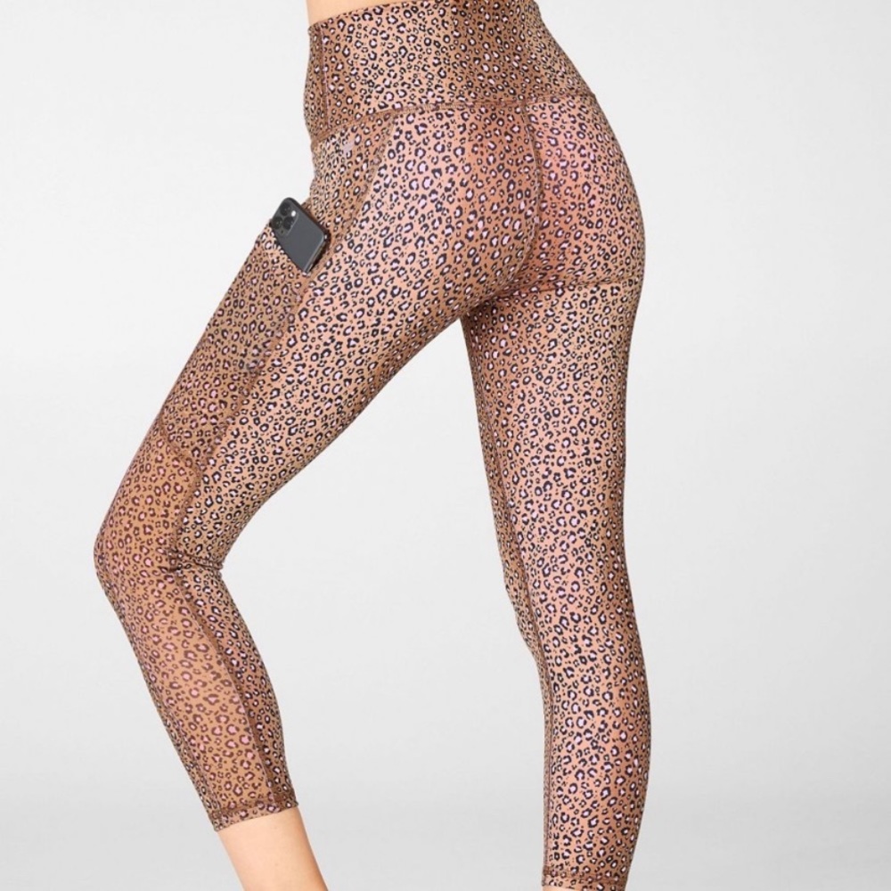 Leopard High Waisted Pocket Capri - Picture 2 of 8